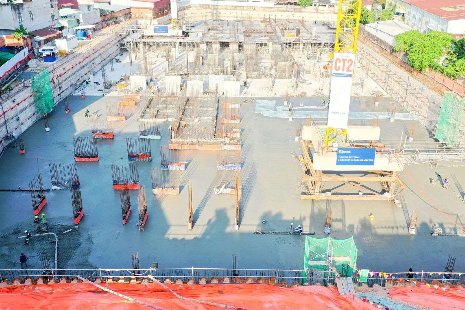 Tháng 4 - 2025
