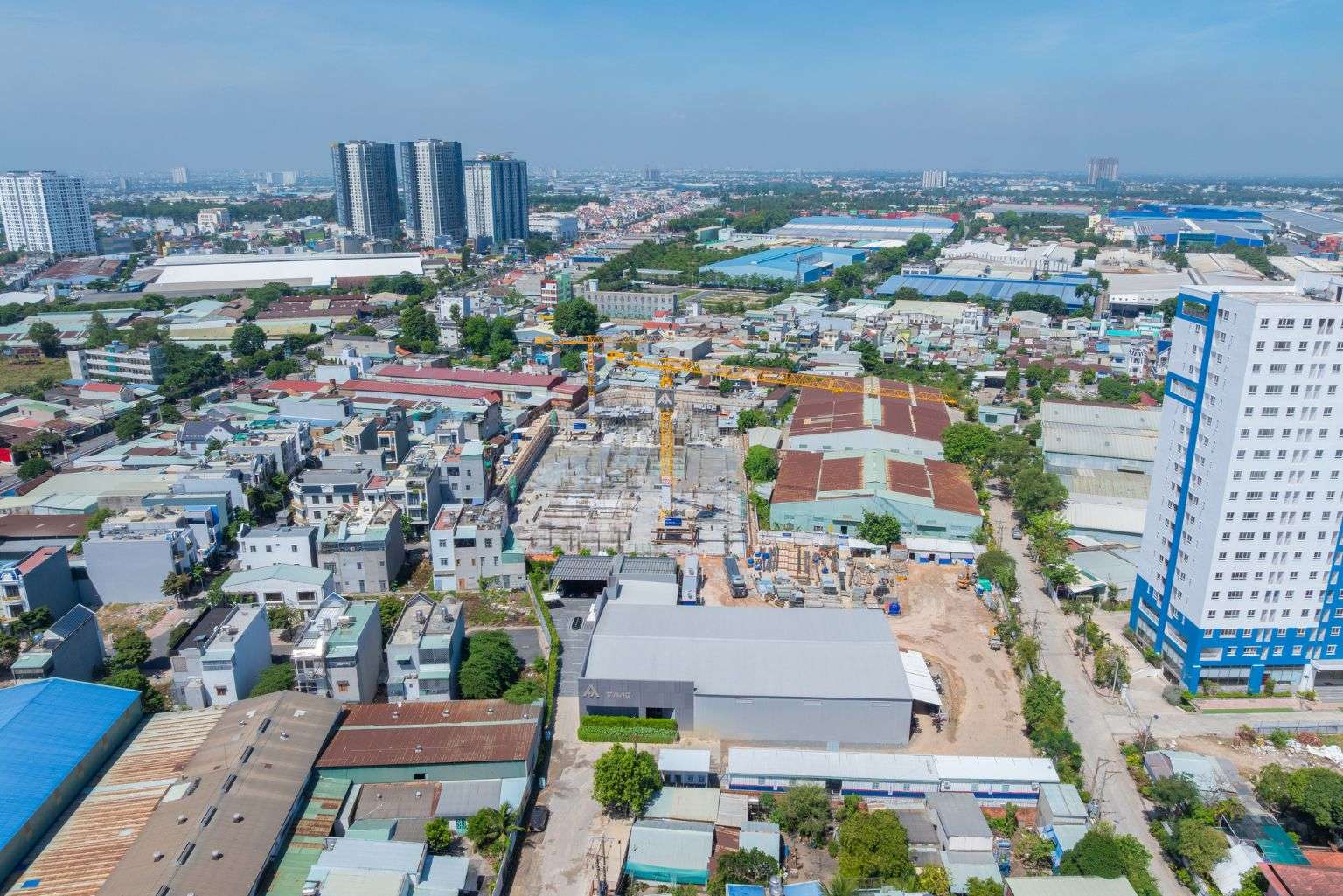 Tháng 4 - 2025
